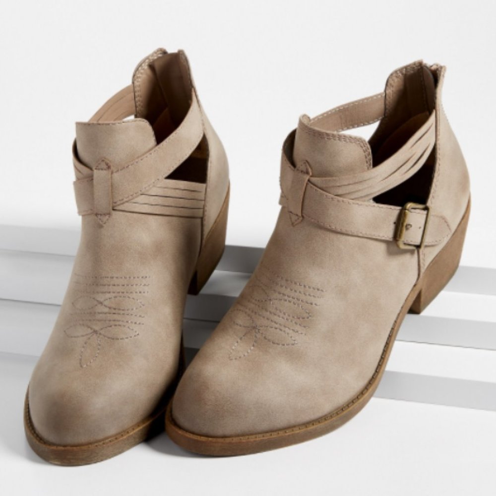 Maurices - Rory open side ankle bootie - Size 10